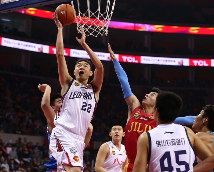 俱乐部中 俱乐部中