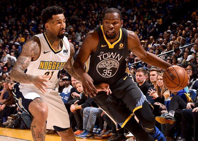 少一名外援 少一名外援